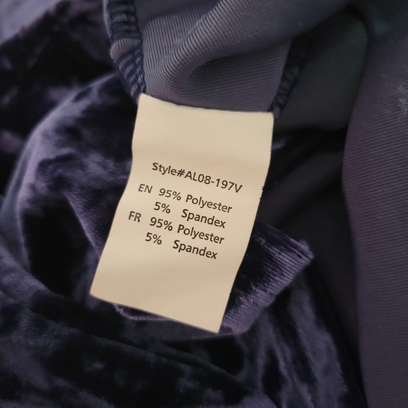 REVAMPED Low v-neck, deep blue collared velvet long-sleeved top - Picture 4 of 4